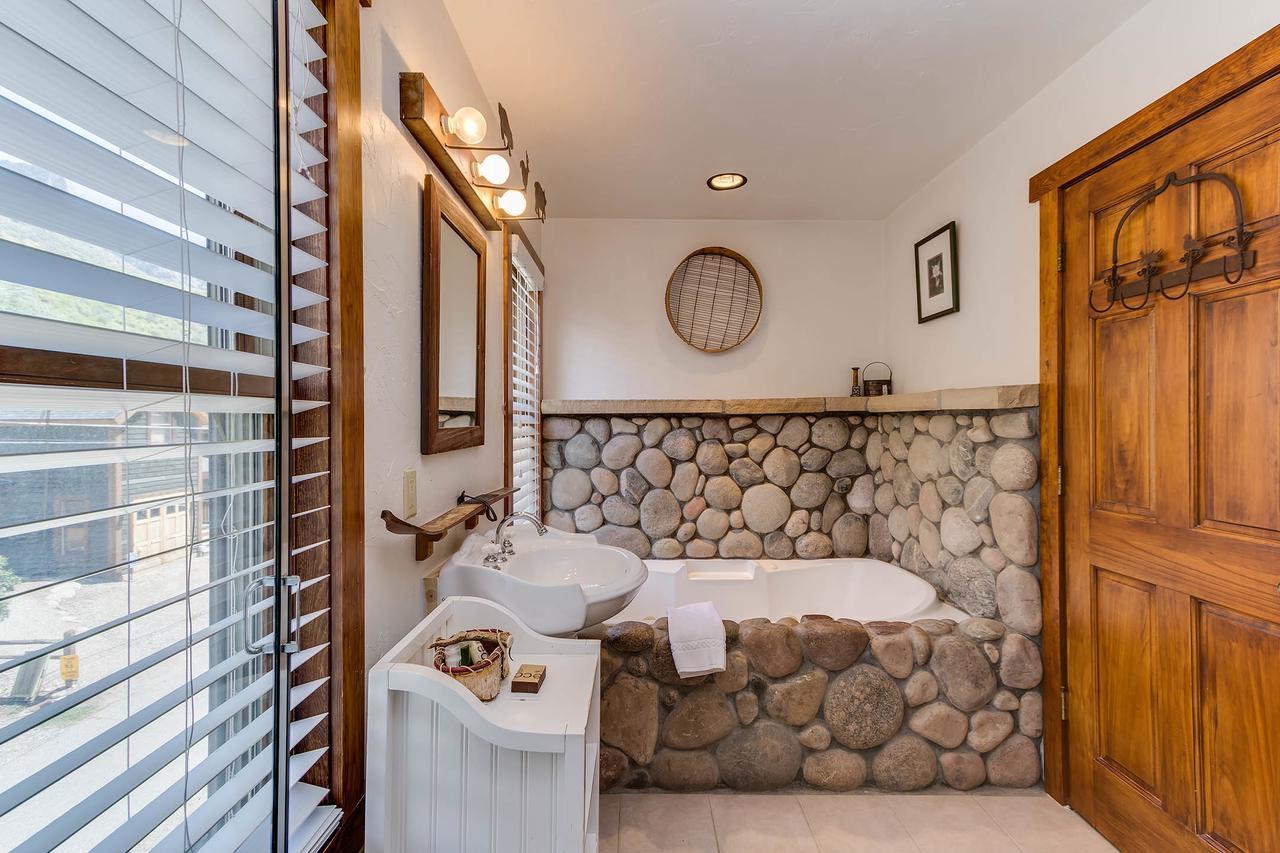Minturn Inn Экстерьер фото